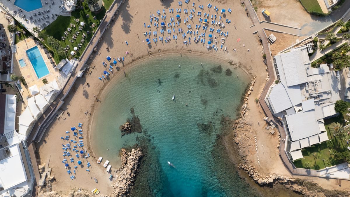 Gde je u oktobru još toplo more u Evropi? 10 destinacija za kupanje