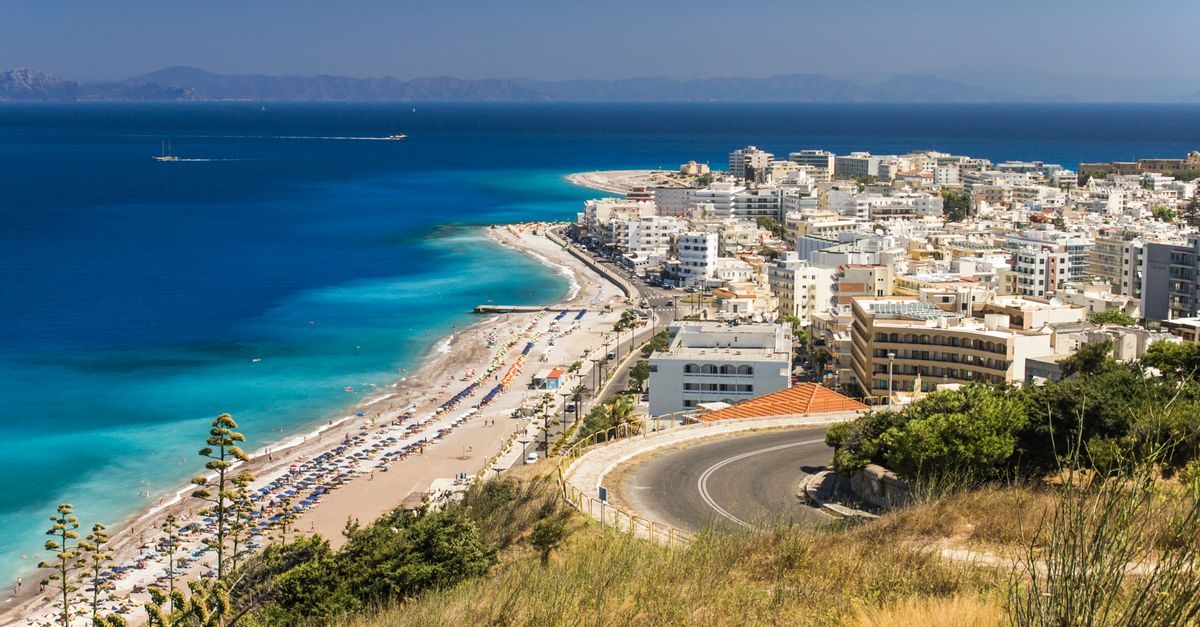 Mesto Rodos in plaža ob Egejskem morju